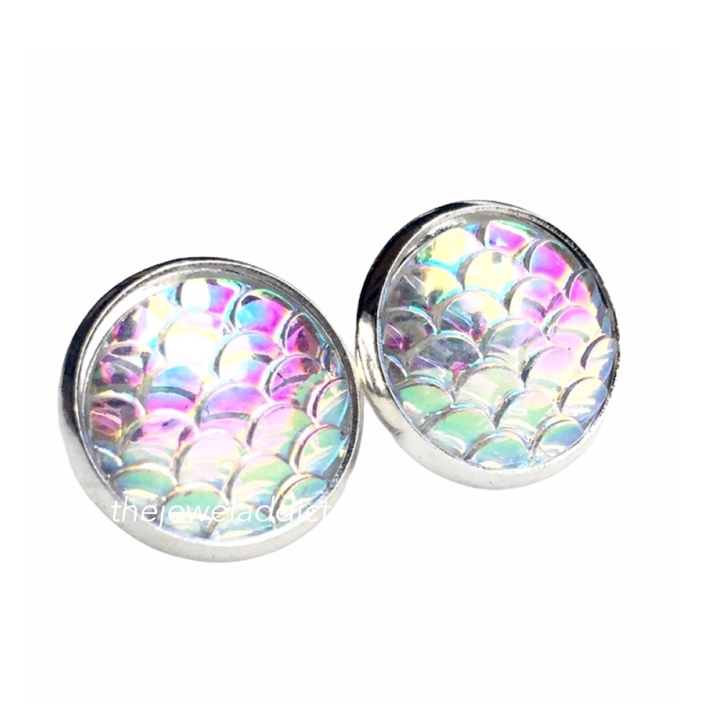 3 for 15🎀 mermaid scale Iridescent studs - Picture 12 of 12